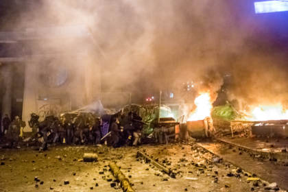Милиция в Киеве сломала катапульту демонстрантов