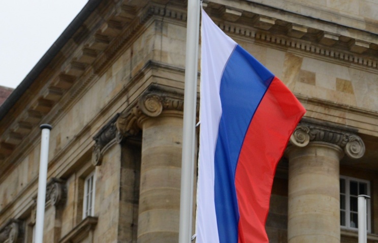Российский флаг установили на здании парламента Крыма