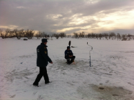 Рыбаки с риском для жизни выходят на лёд