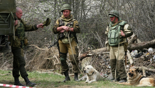 Четверо военнослужащих погибли при подрыве БМП в Чечне