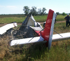 Легкомоторный самолет разбился,  пилот погиб