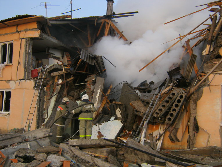 В Омской области три человека погибли при обрушении дома
