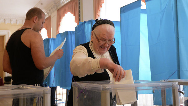 На Украине проходят внеочередные выборы президента