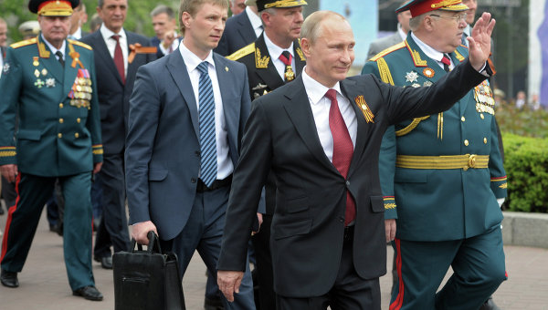 США и НАТО выразили недовольство визитом Путина в Крым