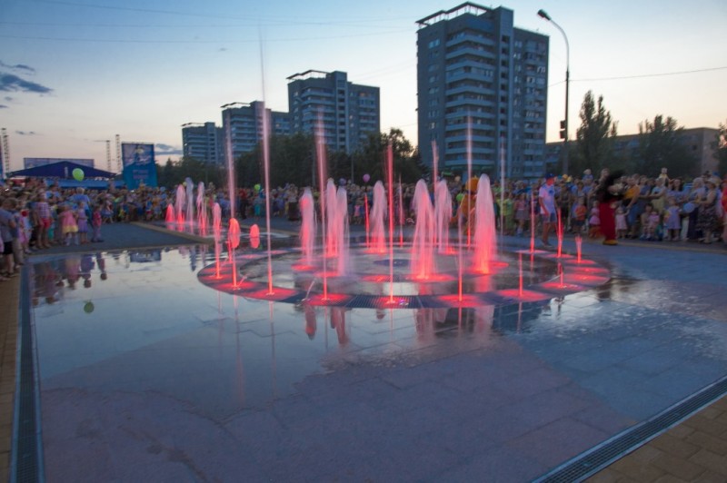 Режим работы светомузыкального фонтана в Волжском