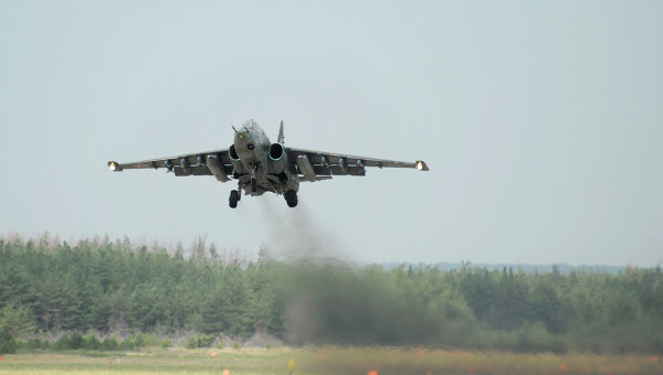 Киев: российский военный самолет сбил украинский Су-25
