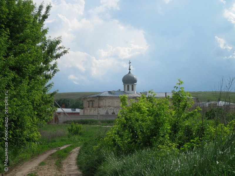 В Волгоградской области цыгане похитили из церкви иконы 19 века