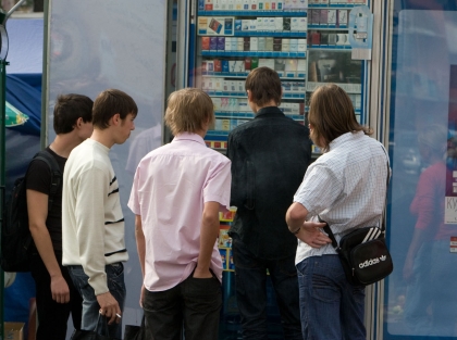 Волжан просят сообщить, где продают сигареты и алкоголь детям
