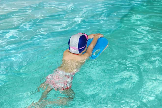 В Волжском для детей-инвалидов  возобновлены занятия в бассейне