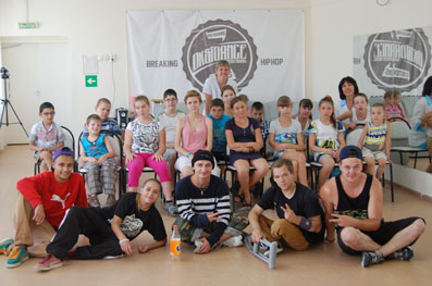 Волжский центр реабилитации «Надежда» посетили хип-хоп танцоры из Волгограда и Краснодара