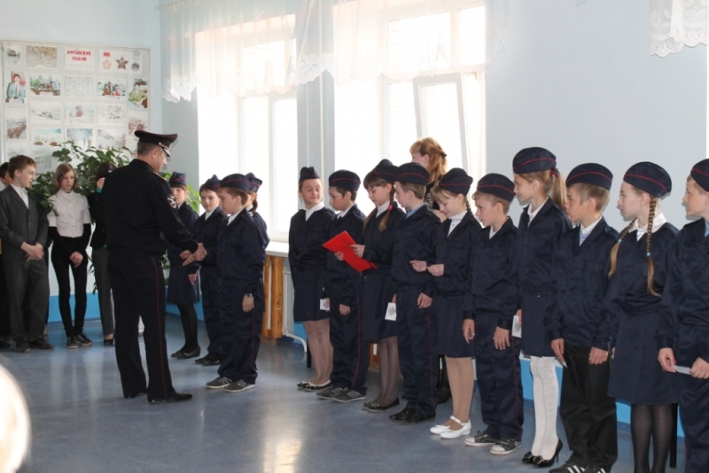 Волжская школа №35 поделилась опытом по организации полицейских классов