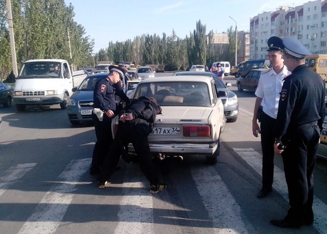 Волжанин уходил от погони полицейских на угнанном автомобиле