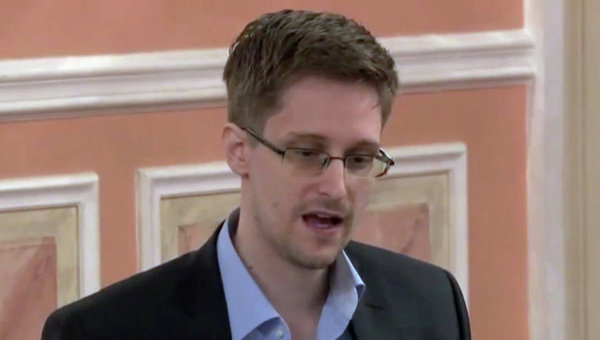 США отказали Сноудену в открытом процессе по его делу