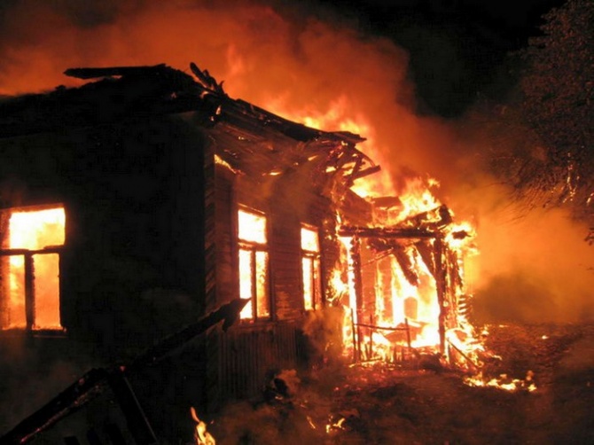 При пожаре в поселке Котлубань погиб 35-летний мужчина