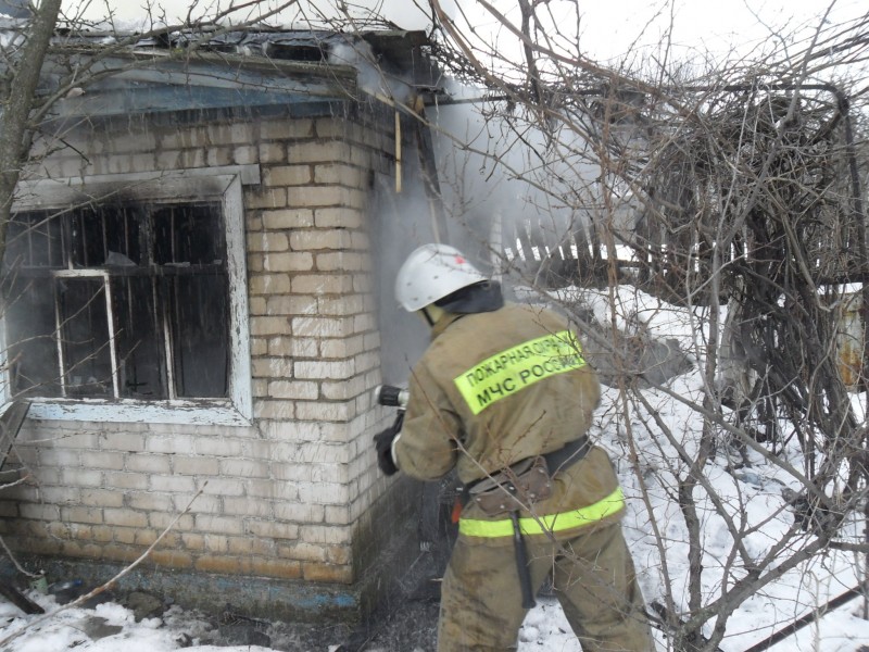 Пожарные просят жителей Волжского быть особо осторожными в праздники