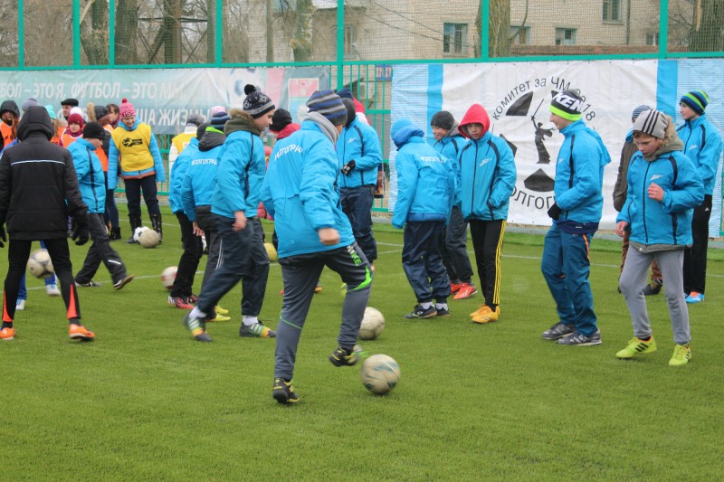 В Волгограде появилось новое футбольное поле под открытом небом