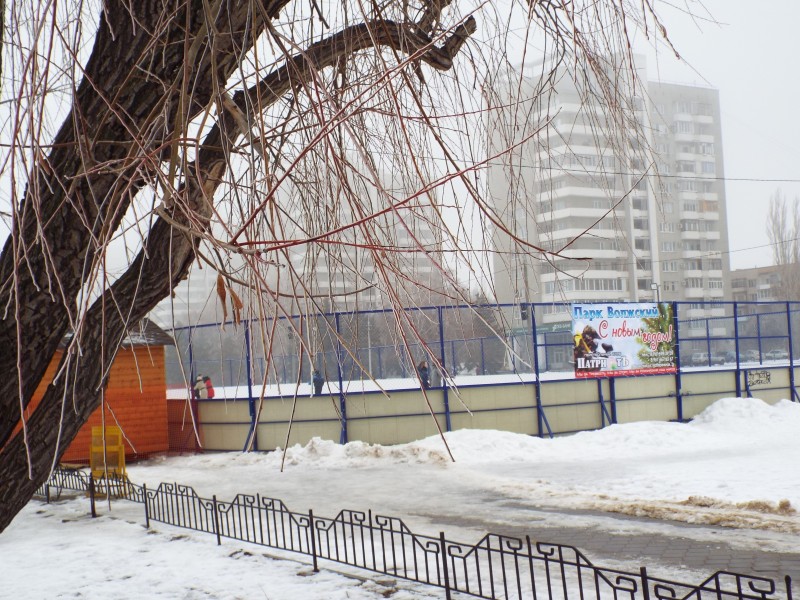 Каток на площади Ленина открыт