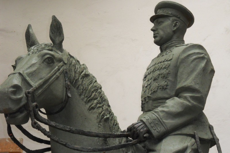 Накануне празднования юбилея Победы в Волгограде установят памятник Рокоссовскому