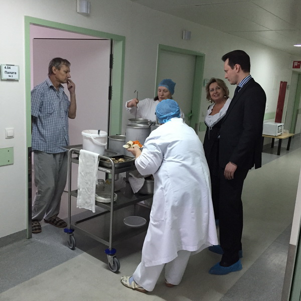 Комиссия оценила качество питания в больницах Волжского и Волгограда