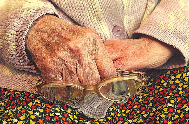 77-летняя пенсионерка голыми руками задушила свою престарелую подругу