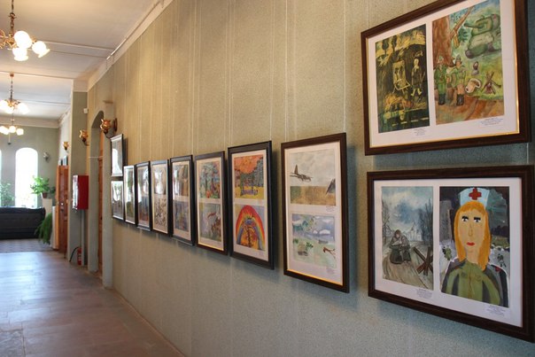 В Волжском открыта выставка детских рисунков «Нет войне»