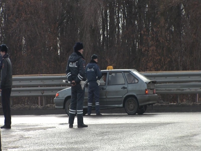 Волгоградская полиция преследует таксистов-нелегалов