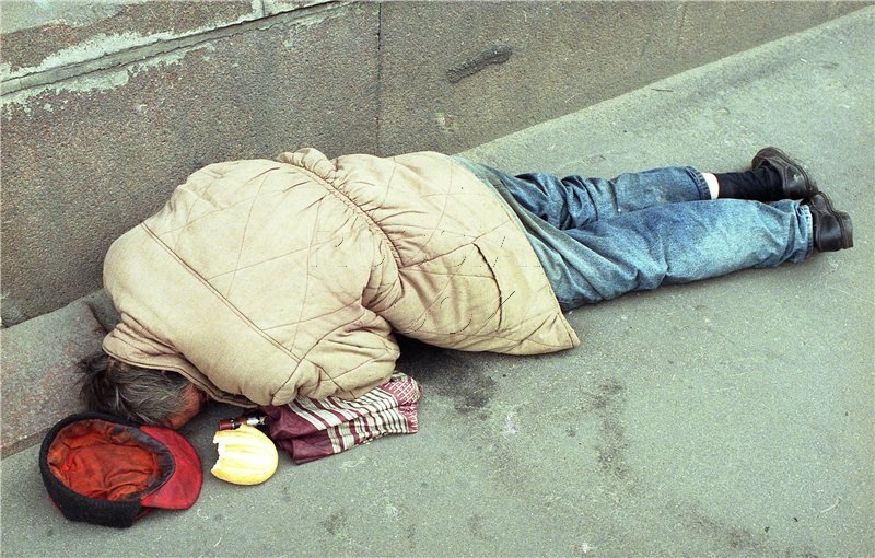 Бездомный волжанин перерезал себе горло