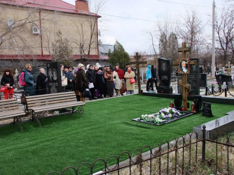 В Волгограде с 5 по 30 апреля ограничен въезд на кладбища Комсомольская правда -