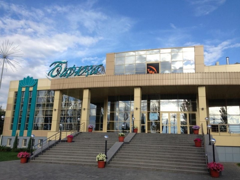 Волжанка отсудила 187 000 рублей за падение в бассейне «Бирюза»