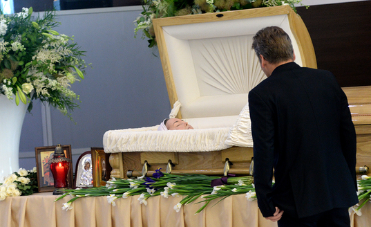 Тысячи людей пришли проститься с Жанной Фриске