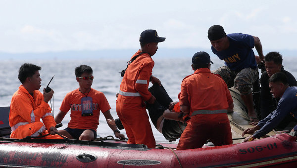 Более 70 человек пропали без вести при крушении парома у Филиппин