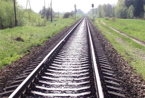 Возле железной дороги под Волгоградом нашли полумёртвого мужчину