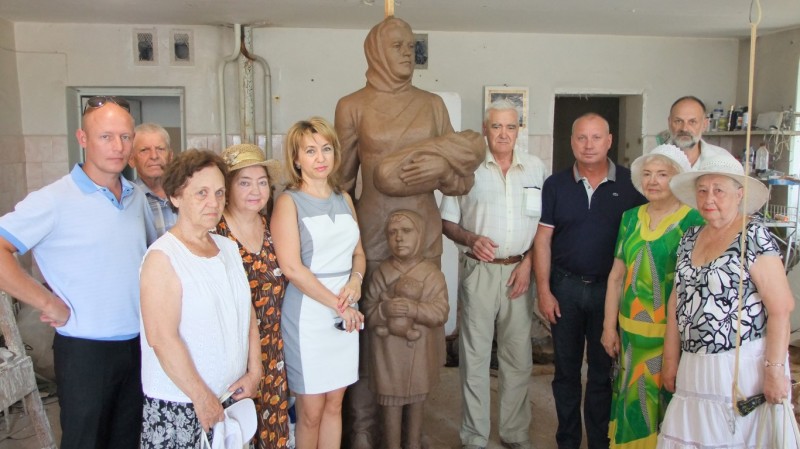 Памятник «Матерям и детям военного Сталинграда» установят осенью