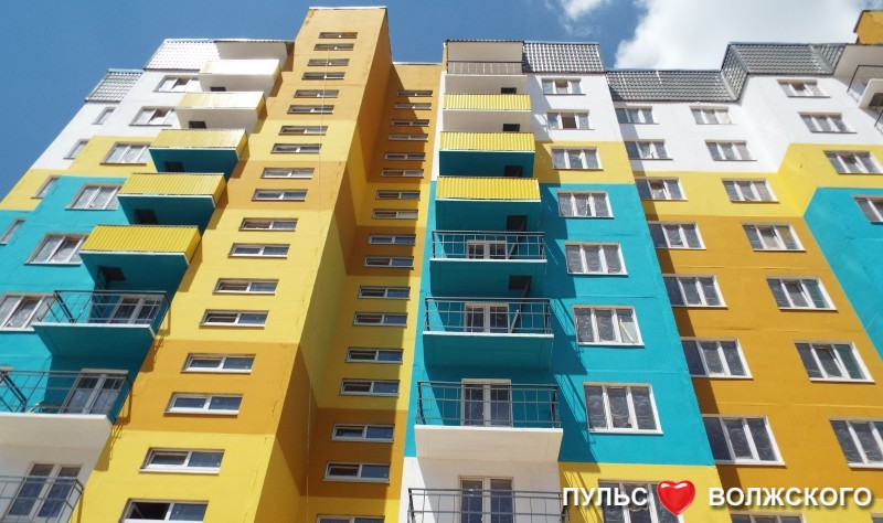 Переселенцы из аварийного жилья остались довольны новыми квартирами в микрорайоне «Радужный»
