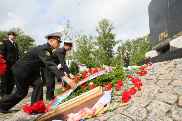 В России вспоминают погибших на подлодке «Курск»