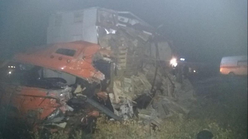 На трассе в столкновении двух большегрузов погиб водитель «КАМАЗА»