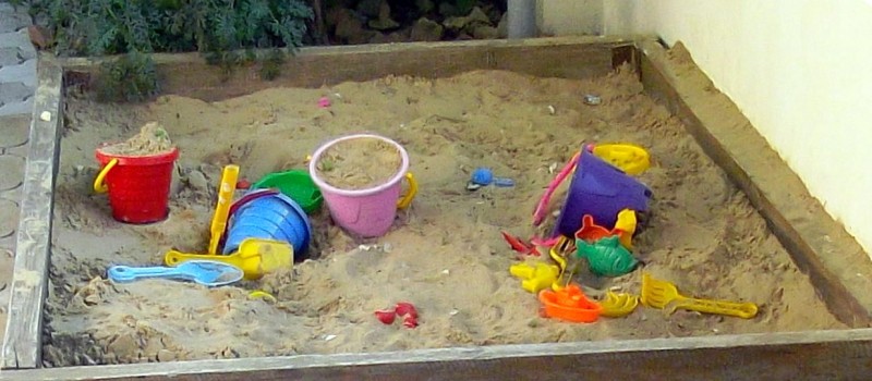 В Михайловке «Волга» переехала 4-летнюю девочку, игравшую в песочнице