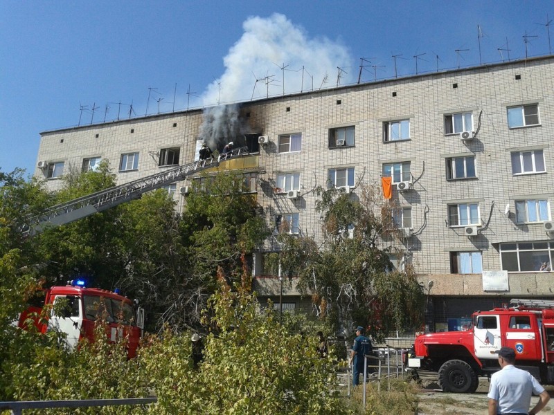 Из горящего общежития спасены 2 человека и 50 эвакуированы