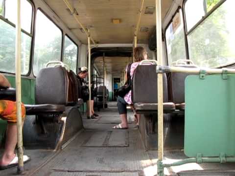 Водитель троллейбуса «уронил» пожилую пассажирку