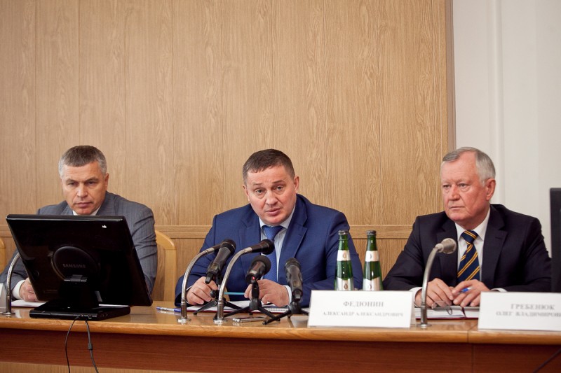 Губернатор Андрей Бочаров провел заседание антитеррористической комиссии