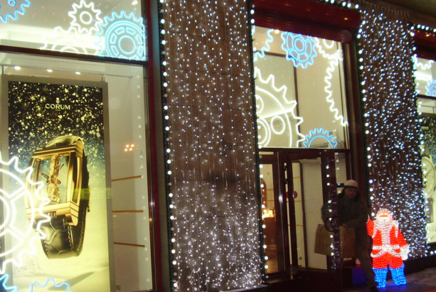 Владельцы магазинов украсят Волжский к Новому году