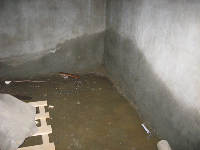 В Волжском подвал общежития затоплен кипятком