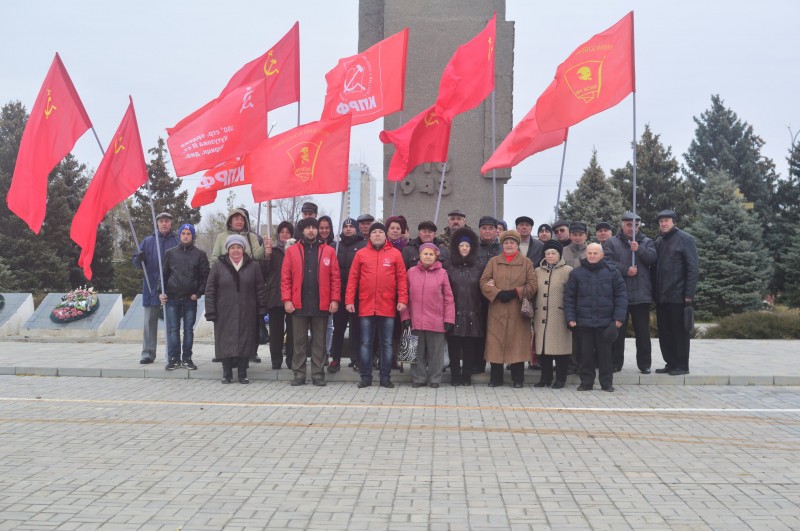 Коммунисты провели акцию памяти