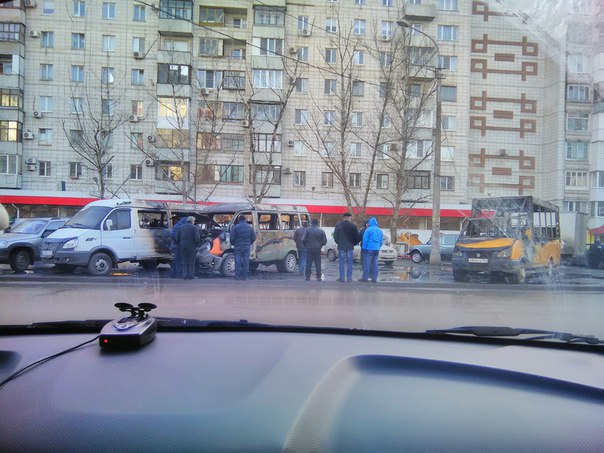 В Волгограде ночью сожгли три маршрутки