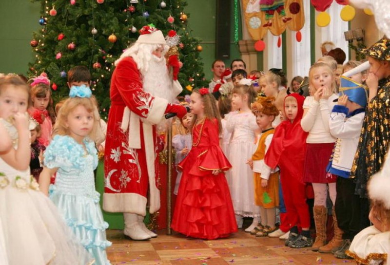 Маленьким волжанам приготовили более 11000 новогодних подарков