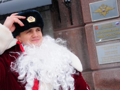 Полицейский Дед Мороз поздравит детей с Новым годом
