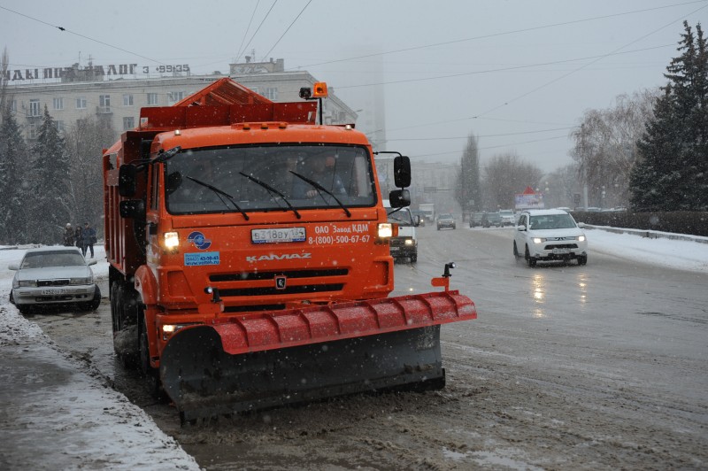 В Волгоградской области дорожники и спасатели работают в режиме нон-стоп