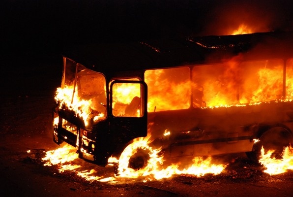 На трассе в Волгоградской области сгорел пассажирский автобус