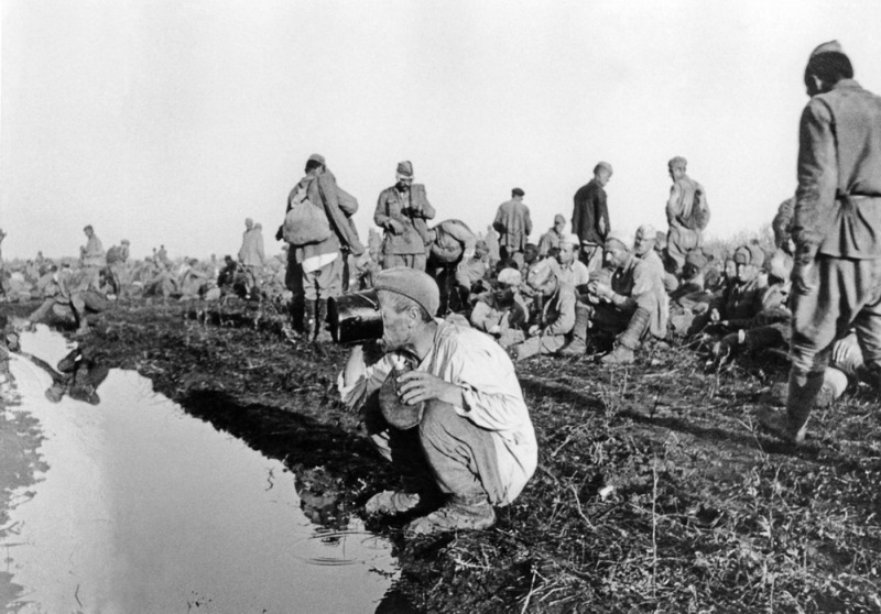 Бывшим советским военнопленным выплатят по 2500 евро