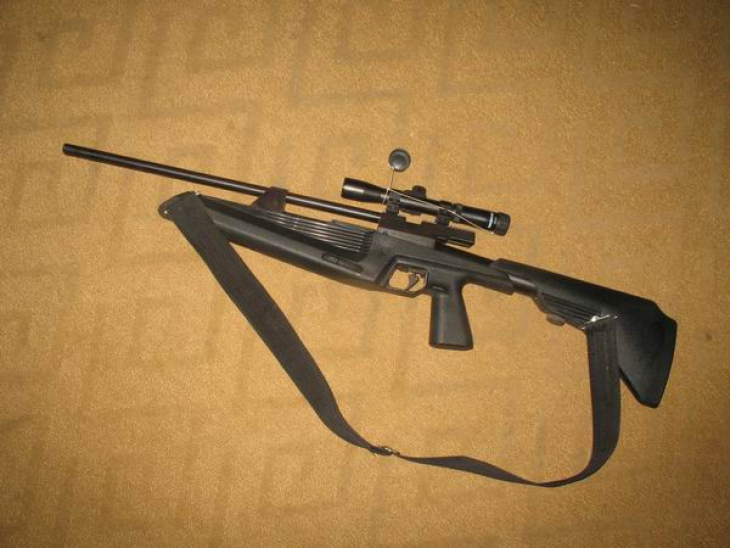 Волгоградец, стреляя по банкам, тяжело ранил прохожего